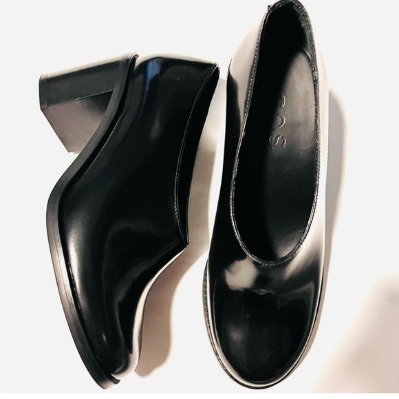 ✨COS✨Round Toe Chunky Patent Heels - Picture 6 of 7